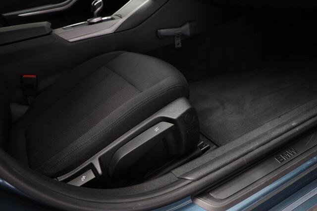 BMW 3-SERIE 318i Executive Edition | PARKING PACK | DAB | APPLE | CAMERA