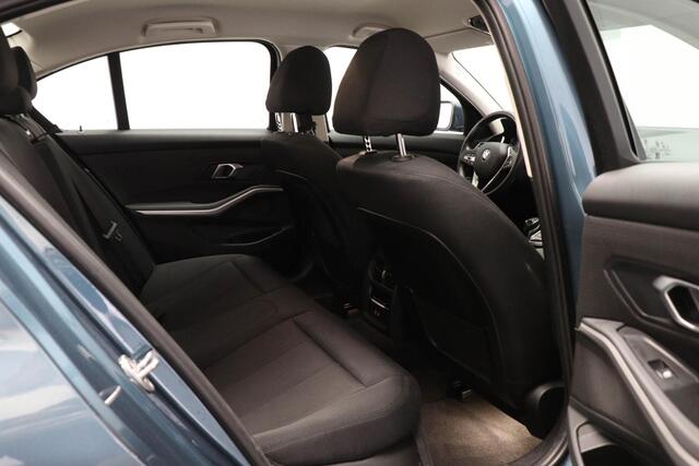 BMW 3-SERIE 318i Executive Edition | PARKING PACK | DAB | APPLE | CAMERA