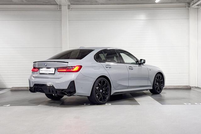 BMW 3-SERIE Sedan 330i xDrive | M-Sport | M-Performance Parts | Comfort Pack | Harman/Kardon | Comfort Access
