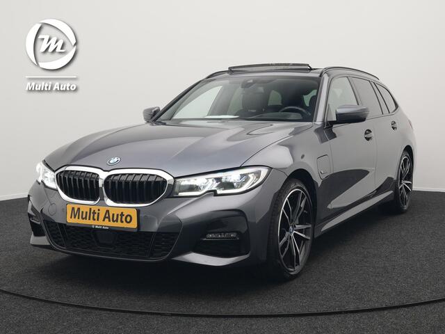 BMW 3-SERIE Touring 330e M Sport Plug In Hybrid 293pk Dealer O.H PHEV | Trekhaak Af Fabriek | Panodak | Head Up | Adaptive Cruise | Apple Carplay | Sfeerverlichting | Alcantara Sportstoelen Verwarmd | Navigatie | Virtual | DAB |