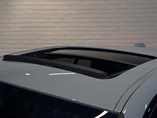 BMW 3-SERIE 330e M-Sport Vol Pano HUD Harman Kardon 19''