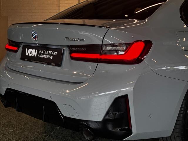 BMW 3-SERIE 330e M-Sport Vol Pano HUD Harman Kardon 19''