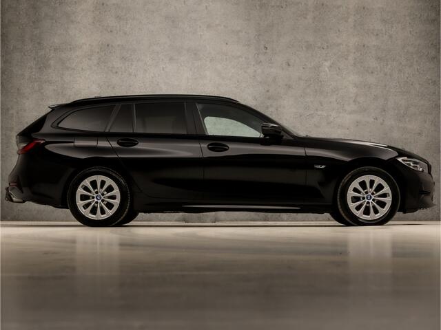 BMW 3-SERIE Touring 320e Sportline 204Pk Automaat (APPLE CARPLAY, GROOT NAVI, COGNAC LEDER, TREKHAAK ELEKTRISCH, STOELVERWARMING, SPORTSTOELEN, CAMERA, GETINT GLAS, ELEK ACHTERKLEP, NIEUWSTAAT)