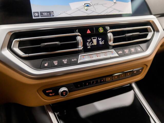 BMW 3-SERIE Touring 320e Sportline 204Pk Automaat (APPLE CARPLAY, GROOT NAVI, COGNAC LEDER, TREKHAAK ELEKTRISCH, STOELVERWARMING, SPORTSTOELEN, CAMERA, GETINT GLAS, ELEK ACHTERKLEP, NIEUWSTAAT)