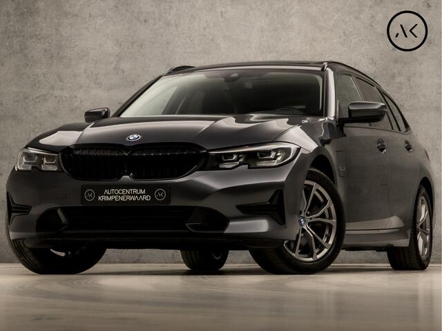 BMW 3-SERIE Touring 320e Sportline 204Pk Automaat (PANORAMADAK, APPLE CARPLAY, 360 CAMERA, SFEERVERLICHTING, TREKHAAK ELEKTRISCH, LEDER, STOELVERWARMING, GETINT GLAS, NIEUWSTAAT)