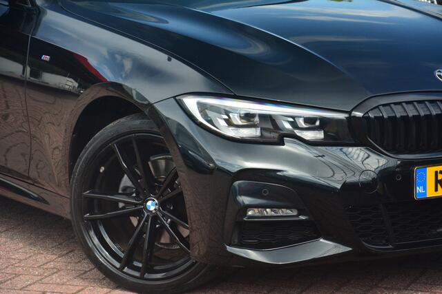 BMW 3-SERIE 320d xDrive High Executive ZEER COMPLEET met oa elektrische trekhaak led leer alcantara virtuele cockpit navigatie HARMAN KARDON Headup display pdc camera