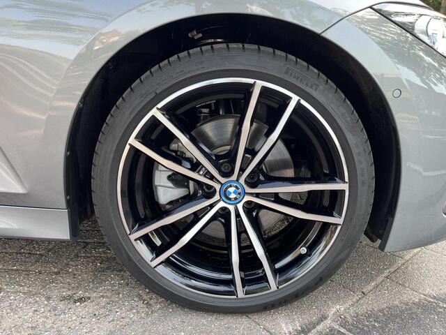 BMW 3-SERIE Touring 330e xDrive M-Sport Pano ACC Camera Leder Elc Stoe
