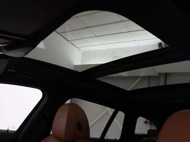 BMW 3-SERIE 320e Advantage | Panoramadak | Adaptive cruise | LaserLight | Leder | Sportstoelen | Stoelverwarming | Camera | Carplay | Live Cockpit | Sfeerverlichting | Navigatie | Keyless | PHEV | Plug In