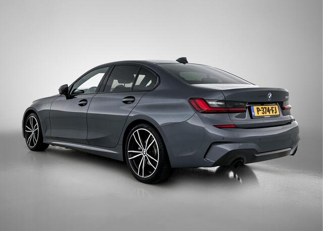 BMW 3-SERIE 320i Business Edition Plus | 183PK | M Sport | schuif-/kanteldak | Shadow-line | Camera | Nederlandse Auto | NAP |