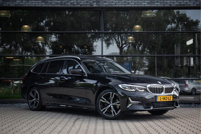 BMW 3-SERIE Touring 320i High Executive , Pano, Trekhaak, Camera, Leder