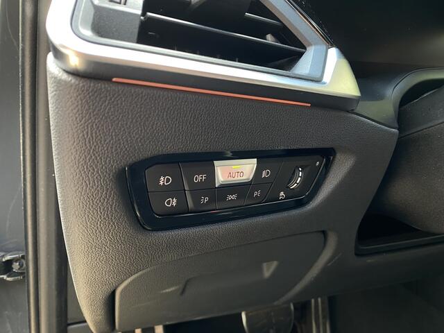 BMW 3-SERIE 320i Business Ed.