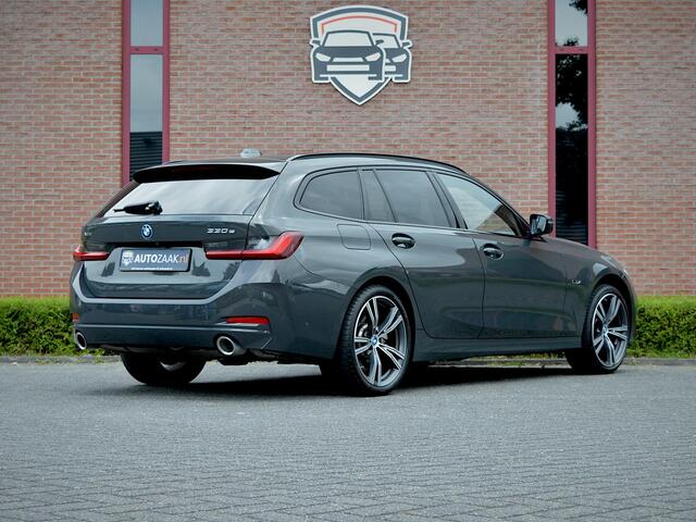 BMW 3-SERIE Touring 330e xDrive Touring | Individual