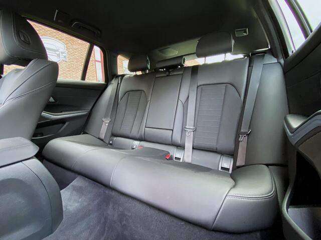 BMW 3-SERIE Touring 330e xDrive Touring | Individual