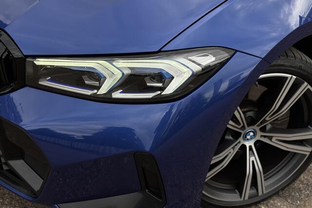 BMW 3-SERIE Touring 330e M-sport LCI Facelift | Adaptive Cruise | Laser | Camera | 19' Inch individual