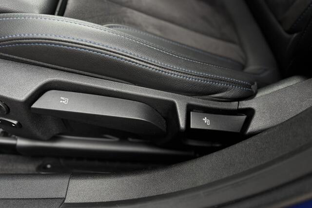 BMW 3-SERIE Touring 330e M-sport LCI Facelift | Adaptive Cruise | Laser | Camera | 19' Inch individual