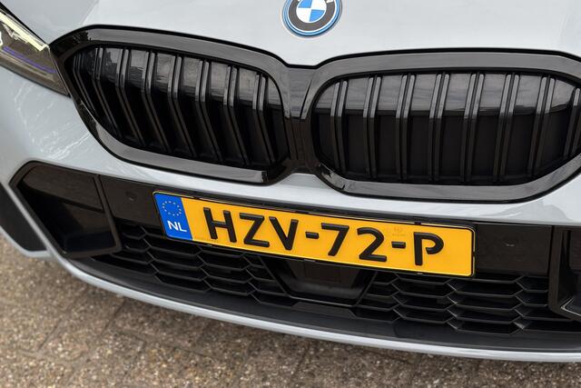 BMW 3-SERIE Touring 330e M-Sport LCI | Memory | Trekhaak | Camera | Laserlight | Adaptive Cruise