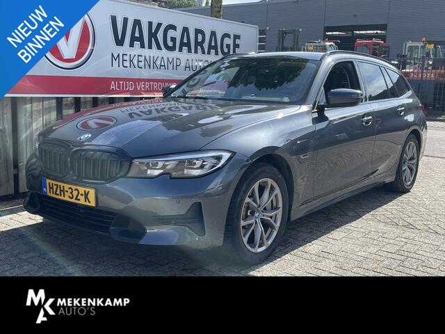 BMW 3-SERIE Touring 330e xDrive Sport Line 17"/Trekhaak/Sportstoelen/Stoel + stuurverwarming/PDC/Apple Carplay & Android Auto