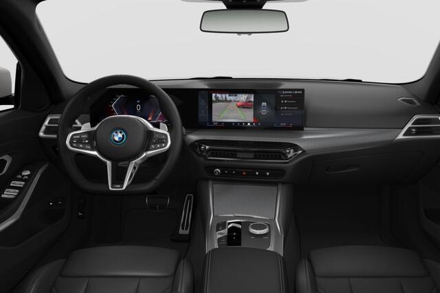 BMW 3-SERIE Sedan 330e | M Sport | Comfort Pack | Glazen dak | Active Cruise Cbntrol