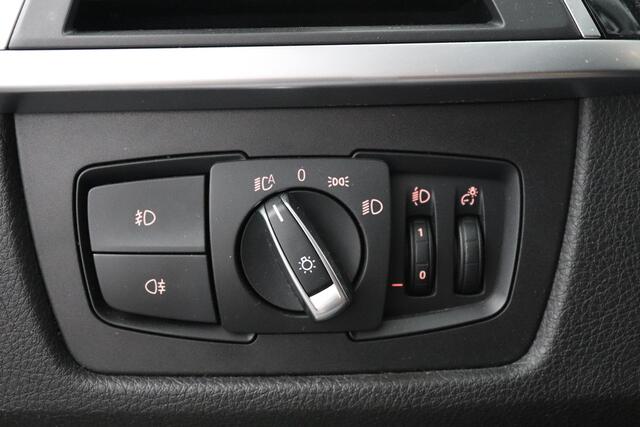 BMW 3-SERIE Touring 320i High Executive | 184 PK | Automaat | Stoelverwarming | Trekhaak | Elektrische Achterklep |