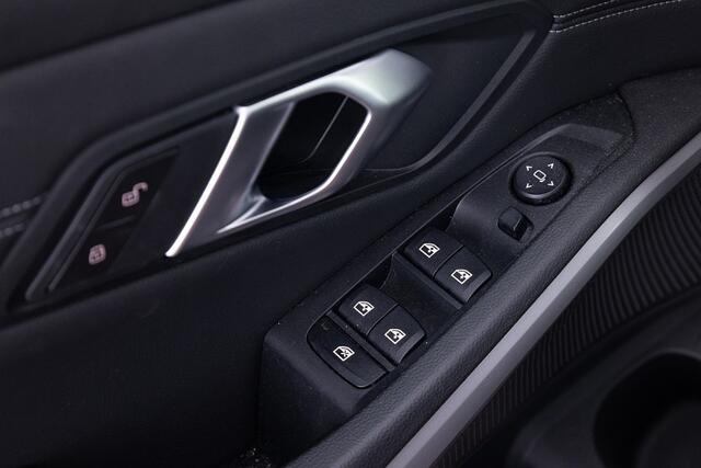 BMW 3-SERIE 330 e Business Edition Plus | LEDER | Full LED