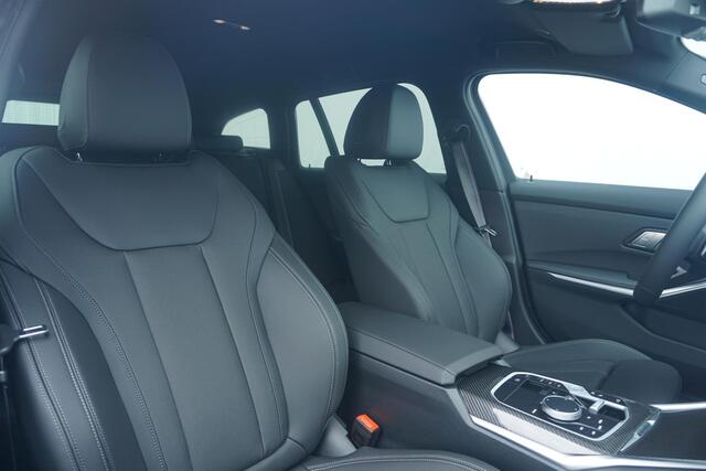 BMW 3-SERIE Touring 330e | M Sportpakket Pro | Comfort Pack | M Performance velgen | Comfort Access |