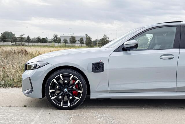 BMW 3-SERIE Sedan 330e | M Sport | Glazen Panoramadak | Harman Kardon | Head-up Display | Trekhaak |