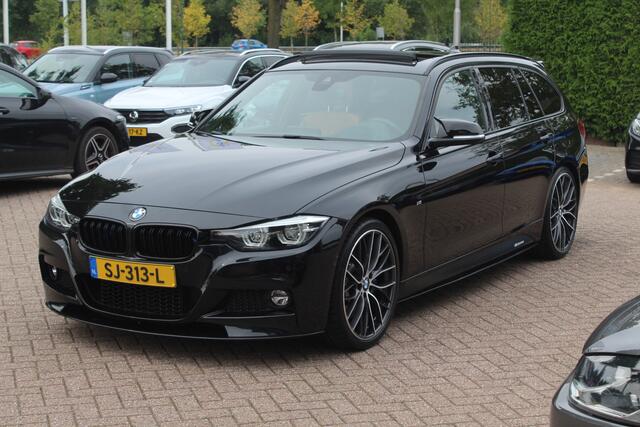 BMW 3-SERIE Touring 330i M Sport Edition / M Performance / Trekhaak / Panoramadak / 360Camera / Leder / 19'' / Head-up / Navigatie / Harman Kardon / Stoelverwarming / DAB / Cruise Control
