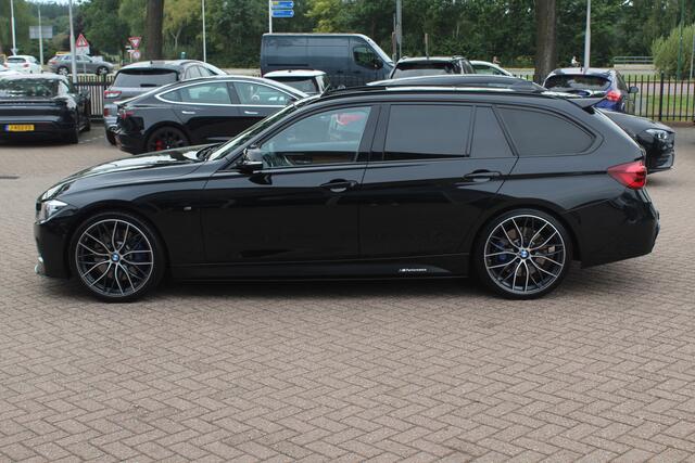 BMW 3-SERIE Touring 330i M Sport Edition / M Performance / Trekhaak / Panoramadak / 360Camera / Leder / 19'' / Head-up / Navigatie / Harman Kardon / Stoelverwarming / DAB / Cruise Control