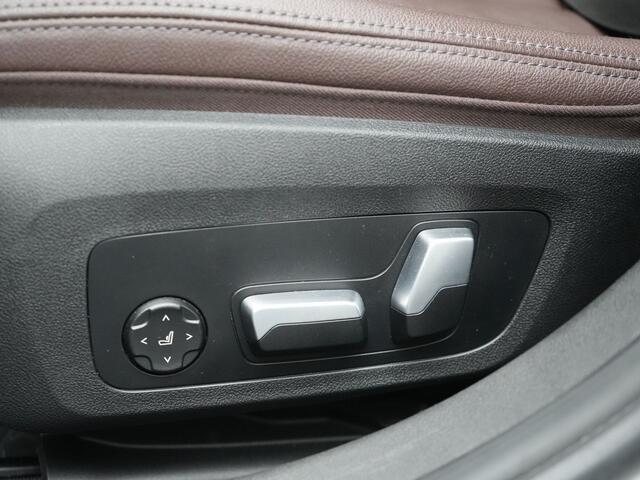 BMW 3-SERIE Touring 330e Plug In Hybrid 293pk Dealer O.H PHEV | Trekhaak Af Fabriek | Panodak | Head Up | Adaptive Cruise | Laser LED | Lederen Sportstoelen Memory & Verwarmd | Keyless | Blis | Apple Carplay | Stuur Verwarmd | Navigatie | DAB |