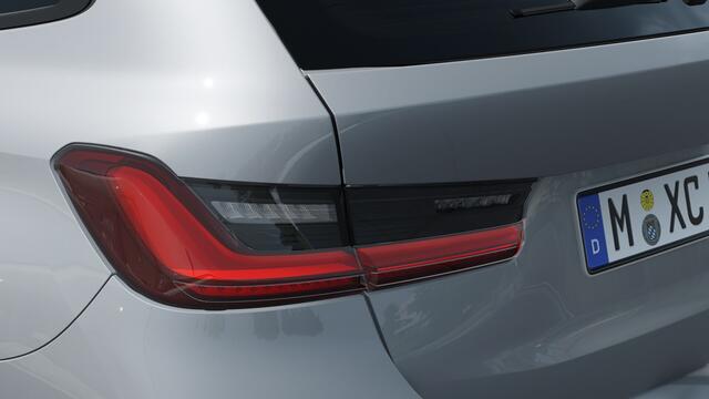 BMW 3-SERIE Touring 330e High Executive M Sport Automaat / Panoramadak / Trekhaak / Sportstoelen / Adaptieve LED / Active Cruise Control / Parking Assistant Plus / Comfort Access /