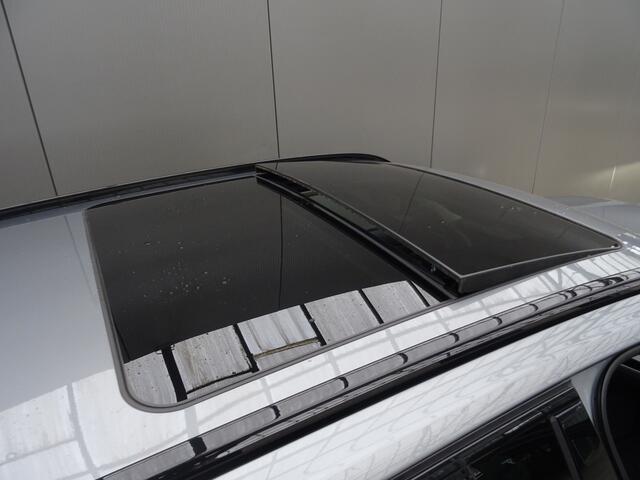 BMW 3-SERIE Touring 318i * PANORAMADAK * LEER * CARPLAY !!