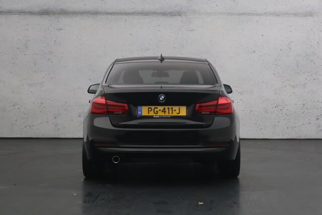 BMW 3-SERIE 318i Executive | Climate control | LED koplampen | Cruise control | Parkeersensoren | Navigatie