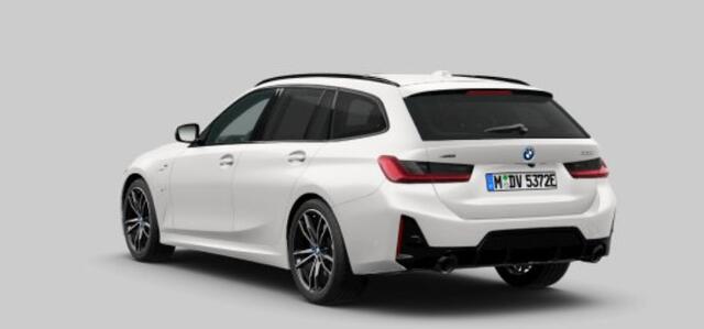 BMW 3-SERIE Touring 330e xDrive M Sport Pro - Panoramadak - Parking/Driving Assistant - Hifi - Comfort Access - Elektrisch verwarmde/verstelbare stoelen - Active Cruise Control - Getinte Ruiten - Zonneschermen -