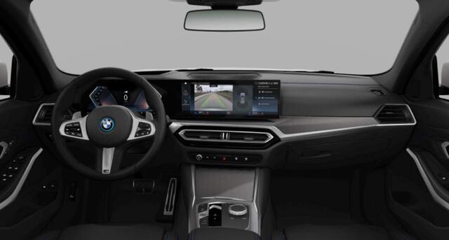 BMW 3-SERIE Touring 330e xDrive M Sport Pro - Panoramadak - Parking/Driving Assistant - Hifi - Comfort Access - Elektrisch verwarmde/verstelbare stoelen - Active Cruise Control - Getinte Ruiten - Zonneschermen -