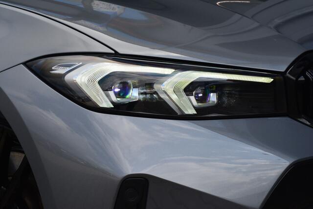 BMW 3-SERIE Touring 330e xDrive M-Sport | Pano | Leder | Memory |