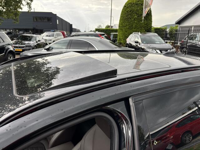 BMW 3-SERIE 330i M-Pakket 2024 Btw Auto Lichte Schade