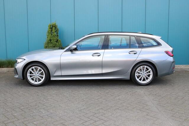 BMW 3-SERIE Touring 318i Aut. CARPLAY|ELEK.A.KLEP|NAV|LED|CRUISE|ECC|PDC|LMV Nieuwstaat!! 1'EIG