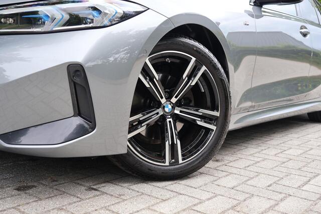 BMW 3-SERIE Touring 320i M-sport pakket, Pano, Elek stoel, memory, Adap Cruise, HUD, Camera, Hifi, etc.