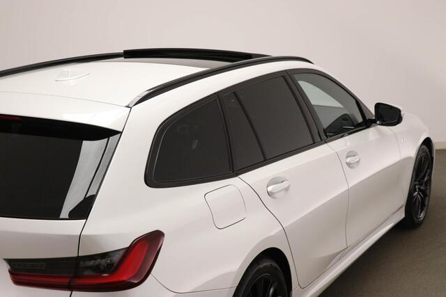 BMW 3-SERIE Touring 320i M-Sport | PANORAMADAK | ENTERTAINMENT / COMFORT / TREKHAAK- PACK