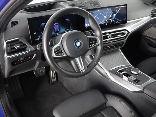 BMW 3-SERIE Touring 330e xDrive | M-Sport Pro | Trekhaak | Leder
