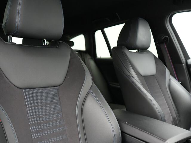 BMW 3-SERIE Touring 330e M Sport Facelift Model Plug In Hybrid 292pk Dealer O.H PHEV | Widescreen Navi | Adaptive Cruise | Alcantara Sportstoelen Memory & Verwarmd | Camera | Sfeerverlichting | Apple Carplay | Blis | Keyless | DAB |