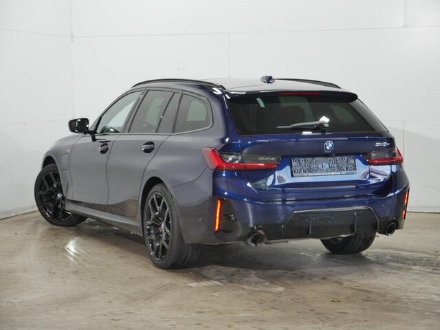 BMW 3-SERIE Touring 330e M-Sport Pro | Trekhaak | 19" | Panorama | Memory | Driving Assistant Professional | Harman Kardon
