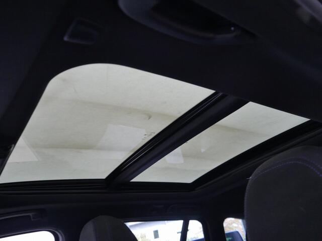 BMW 3-SERIE Touring 330e M-Sport Pro | Trekhaak | 19" | Panorama | Memory | Driving Assistant Professional | Harman Kardon