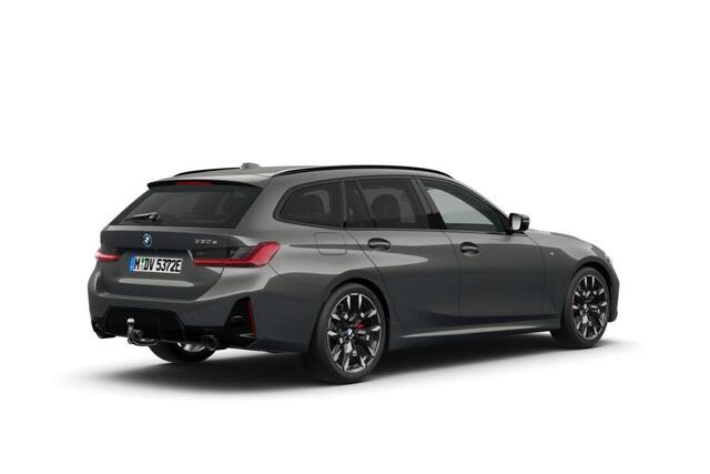 BMW 3-SERIE Touring 330e | M Sportpakket Pro | Trekhaak | Glazen panoramadak | Innovation Pack | Comfort Pack