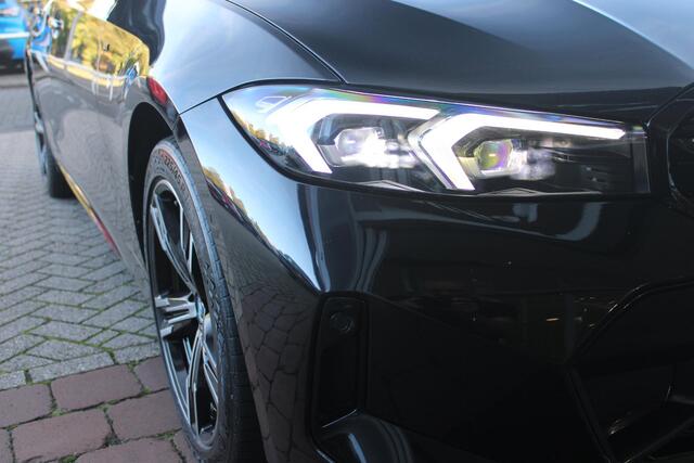 BMW 3-SERIE Touring 320e 205PK M-SPORT | PANORAMISCH SCHUIF/KANTEL DAK | M-SPORT PAKKET INTERIEUR/EXTERIEUR | SFEER VERLICHTING | ELEKTRISCH BEDIENBARE VOORSTOELEN MET GEHEUGEN OP DE BESTUURDERSSTOEL | STOEL VERWARMING | HEAD UP DISPLAY | CRUISE CONTROL | NAVIGATIE |