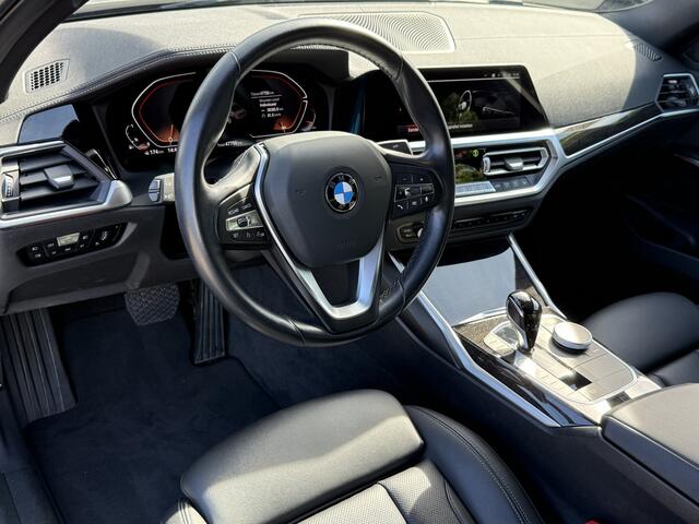 BMW 3-SERIE Sedan 318i Business Ed. | Luxury Line | Camera | 18'' | Stoelverw. | HiFi