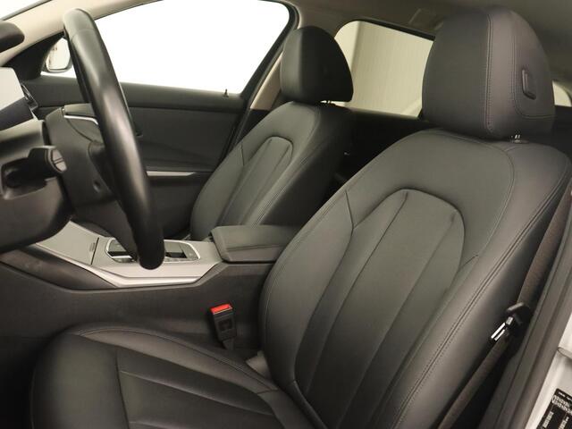 BMW 3-SERIE Touring 330e | Keyless | Full LED | Carplay | Navigatie | Leder | Camera | LMV 17 inch | Cruise control | Getint glas | Stoelverwarming