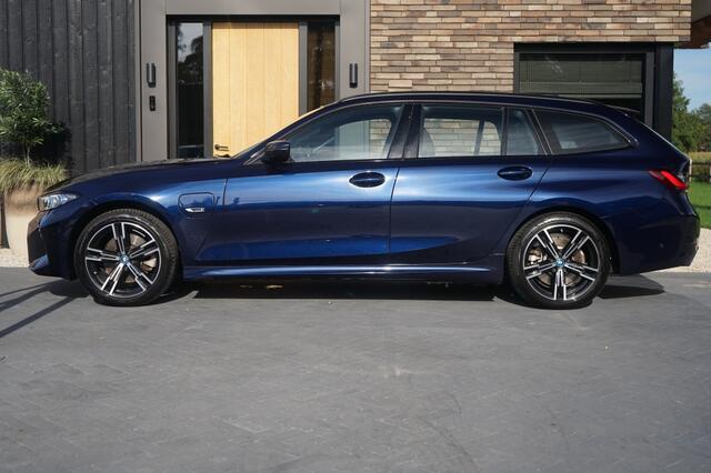 BMW 3-SERIE 330e xDrive M-Sport Individual