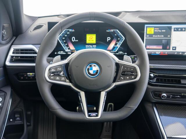 BMW 3-SERIE Touring 330e | M Sportpakket Pro | Innovation Pack | Verwarmd Stuurwiel | Comfort Access | Panoramadak | Stoelverwarming | Harman Kardon | Trekhaak