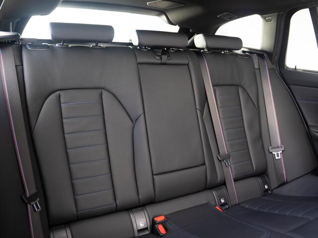 BMW 3-SERIE Touring 330e | M Sportpakket Pro | Innovation Pack | Verwarmd Stuurwiel | Comfort Access | Panoramadak | Stoelverwarming | Harman Kardon | Trekhaak